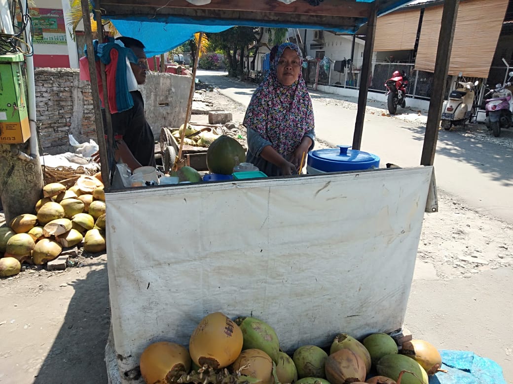  Jelang Ramadhan, Harga Kelapa Muda Ikut Naik 